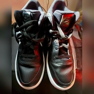 Nike Court Borough Mid-Top